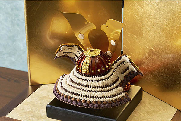 久月　 五月人形　銘木 ウォールナット 兜 二引き 収納飾り 正絹 薄茶糸縅 木目　詳細画像