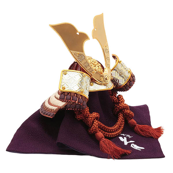 久月　 五月人形　銘木 ウォールナット 兜 二引き 収納飾り 正絹 薄茶糸縅 木目　詳細画像