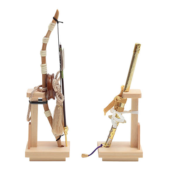 久月　 五月人形　鈴木利光作 銘木 栃 兜 二引き 収納飾り 正絹 薄茶中白縅 久月監製 白木 木目　詳細画像