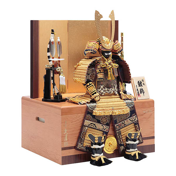 五月人形 久月 鈴木利光作 大鎧収納飾り 正絹緋縅 久月監製 詳細画像 久月 五月人形 鈴木利光作 大鎧収納飾り 正絹緋縅 久月監製 詳細画像