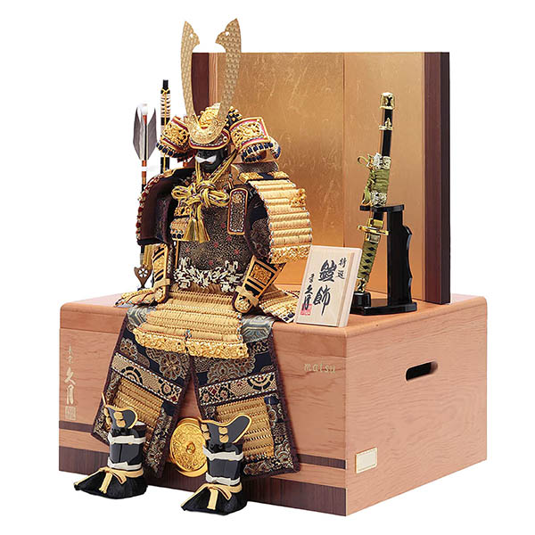 五月人形 久月 鈴木利光作 大鎧収納飾り 正絹緋縅 久月監製 詳細画像 久月 五月人形 鈴木利光作 大鎧収納飾り 正絹緋縅 久月監製 詳細画像