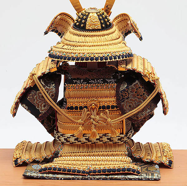 五月人形 久月 鈴木利光作 大鎧収納飾り 正絹緋縅 久月監製 詳細画像 久月 五月人形 鈴木利光作 大鎧収納飾り 正絹緋縅 久月監製 詳細画像