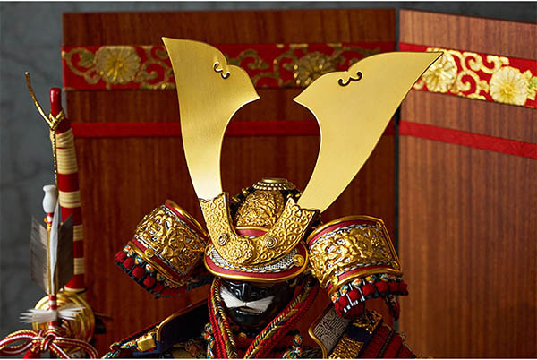 久月　 五月人形　中村宗光作 銘木 花梨 鎧 二引き 収納飾り 正絹 紅雅茜縅 久月監製 木目　詳細画像