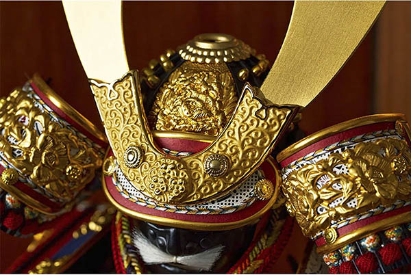 久月　 五月人形　中村宗光作 銘木 花梨 鎧 二引き 収納飾り 正絹 紅雅茜縅 久月監製 木目　詳細画像