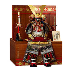 五月人形: 中村宗光作 銘木 花梨 鎧 二引き 収納飾り 正絹 紅雅茜縅 久月監製 木目 【D-41】