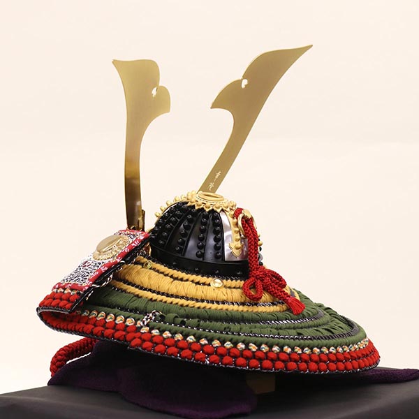 久月　 五月人形　早乙女幸隆作 兜 平飾り 正絹 萌黄縅 鎌倉時代 貼り合わせ小札 久月監製 御所絵屏風　詳細画像