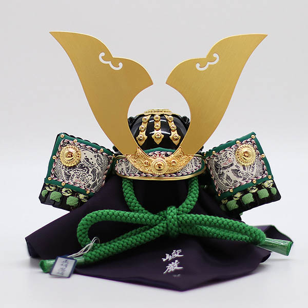 久月　 五月人形　加藤峻厳作 兜 収納飾り 萌黄裾濃縅 貼り合わせ小札 久月監製 黒ツヤ木目針松 収納箱　詳細画像