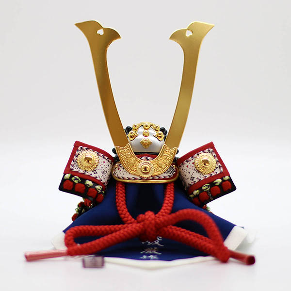 久月　 五月人形　加藤峻厳作 兜 収納飾り 赤糸縅 張り合わせ小札 久月監製 銀箔市松屏風 収納箱　詳細画像