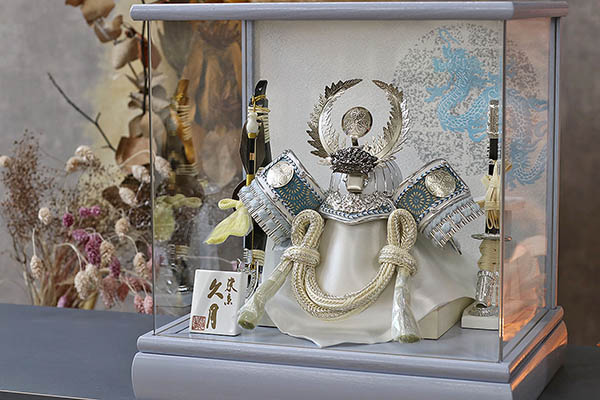 久月　 五月人形　久月 徳川家康公 兜 アクリルケース 取付ケース入り　詳細画像