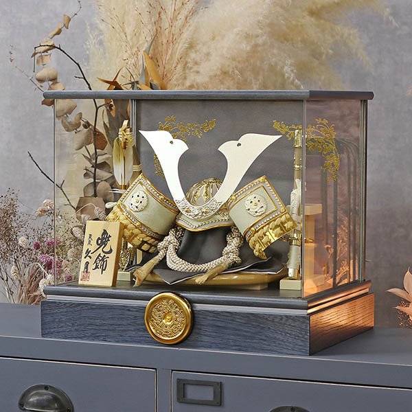 久月　 五月人形　久月 兜飾り 取付ケース入り アクリルケース飾り　詳細画像