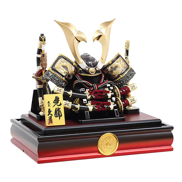 久月　 五月人形　久月 兜 黒赤ぼかし 金彩龍バック ガラスケース 取付ケース入り　詳細画像