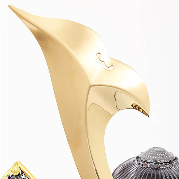 久月　 五月人形　久月 兜 黒赤ぼかし 金彩龍バック ガラスケース 取付ケース入り　詳細画像