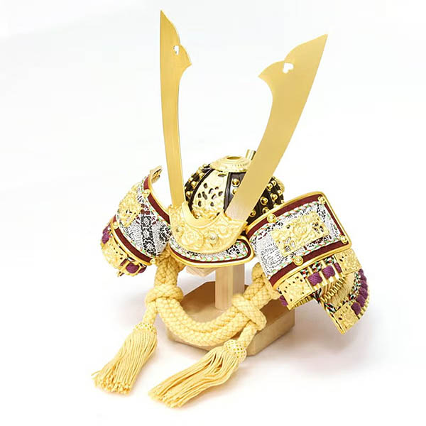 東玉　 五月人形　純金緋縅長鍬 兜 平飾り　詳細画像