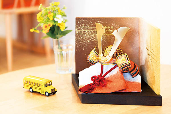 東玉　 五月人形　草木染め 極鳳 きょくほう 兜 平飾り　詳細画像