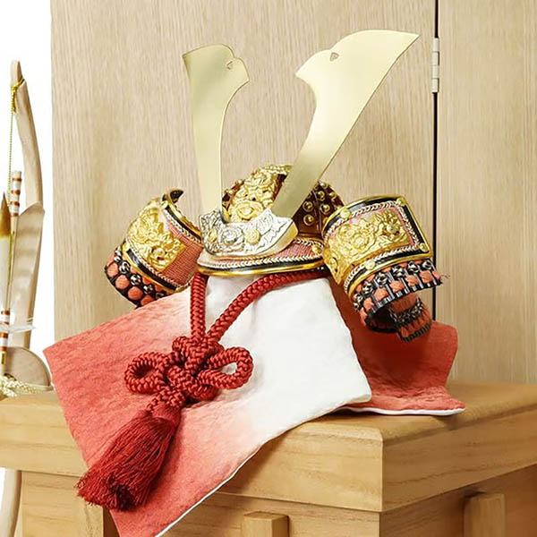 東玉　 五月人形　草木染め 極鳳 きょくほう 櫃飾り 兜 平飾り　詳細画像