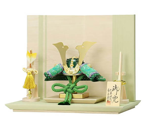 五月人形 東玉 加藤峻成作 彩り 緑樹 兜 平飾り 詳細画像 東玉 五月人形 加藤峻成作 彩り 緑樹 兜 平飾り 詳細画像