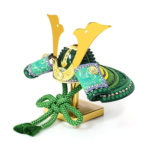 五月人形 東玉 加藤峻成作 彩り 緑樹 兜 平飾り 詳細画像 東玉 五月人形 加藤峻成作 彩り 緑樹 兜 平飾り 詳細画像