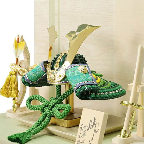 五月人形 東玉 加藤峻成作 彩り 緑樹 兜 平飾り 詳細画像 東玉 五月人形 加藤峻成作 彩り 緑樹 兜 平飾り 詳細画像