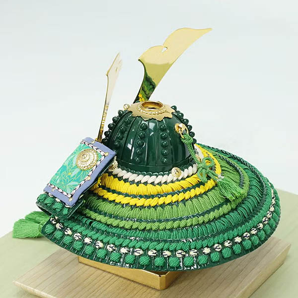 五月人形 東玉 加藤峻成作 彩り 緑樹 兜 平飾り 詳細画像 東玉 五月人形 加藤峻成作 彩り 緑樹 兜 平飾り 詳細画像