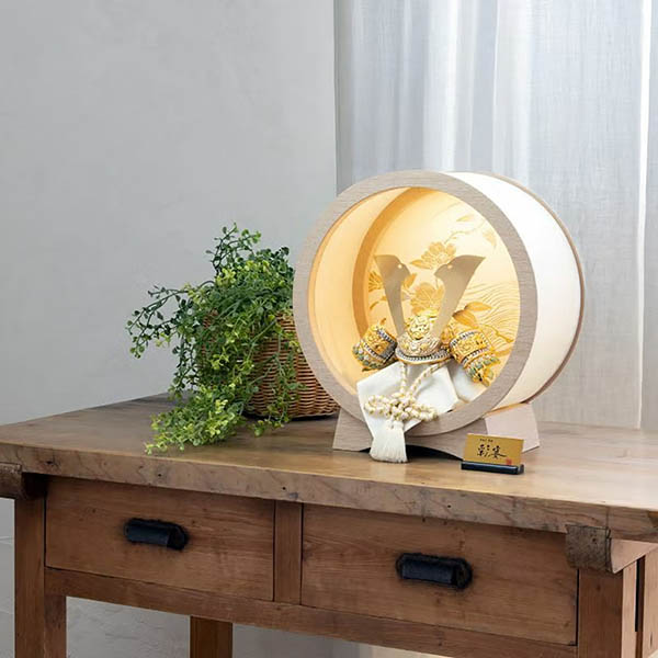 五月人形 東玉 彩宴 柾極 まさむね 円形 丸形 LED付き飾り台 兜飾り 詳細画像 東玉 五月人形 彩宴 柾極 まさむね 円形 丸形 LED付き飾り台 兜飾り 詳細画像