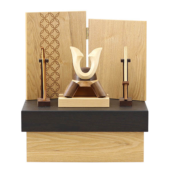 木製 無垢材の兜 muku （むく） 立体大鍬形 弓・太刀 タモ材使用 木製収納箱 七宝紋様二曲屏風