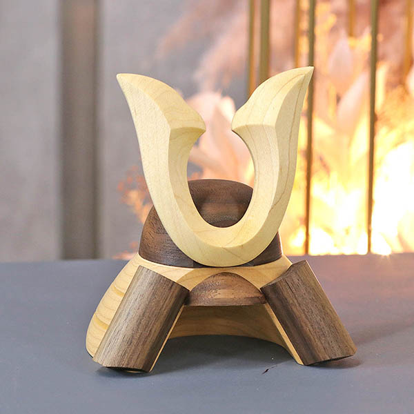 五月人形 WOODY 木製 無垢材の兜 muku (むく) 立体大鍬形 弓・太刀 高級木材使用台屏風セット 詳細画像 WOODY 五月人形 木製 無垢材の兜 muku (むく) 立体大鍬形 弓・太刀 高級木材使用台屏風セット 詳細画像