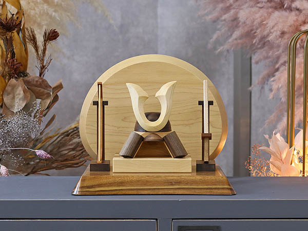 五月人形 WOODY 木製 無垢材の兜 muku (むく) 立体大鍬形 弓・太刀 高級木材使用台屏風セット 詳細画像 WOODY 五月人形 木製 無垢材の兜 muku (むく) 立体大鍬形 弓・太刀 高級木材使用台屏風セット 詳細画像