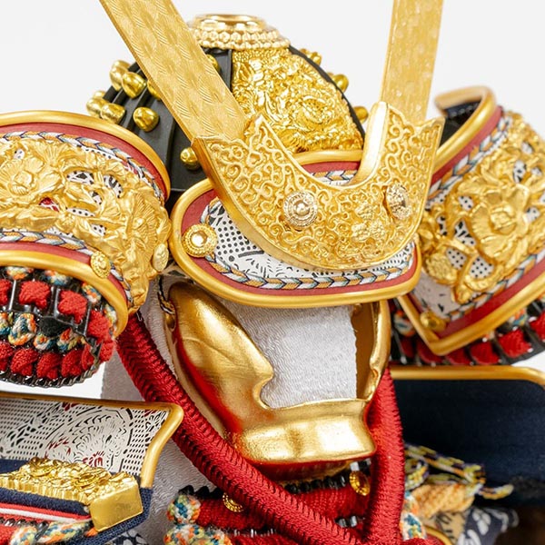 吉徳　 五月人形　雄山作 正絹茜絲縅 鎧飾り　詳細画像