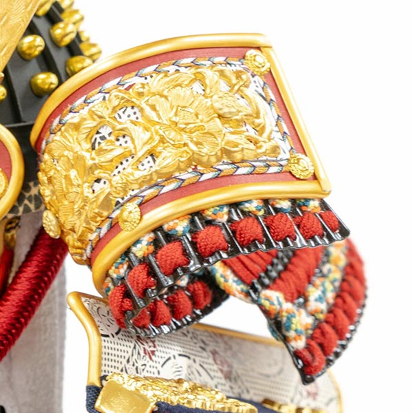 吉徳　 五月人形　雄山作 正絹茜絲縅 鎧飾り　詳細画像