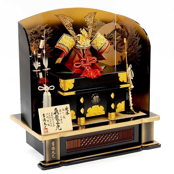 五月人形 吉徳 正絹赤絲縅 飛龍之兜 高床台飾り 詳細画像 吉徳 五月人形 正絹赤絲縅 飛龍之兜 高床台飾り 詳細画像