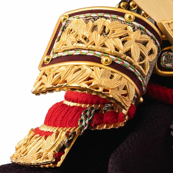 五月人形 吉徳 正絹赤絲縅 純金箔押兜 兜飾り 詳細画像 吉徳 五月人形 正絹赤絲縅 純金箔押兜 兜飾り 詳細画像