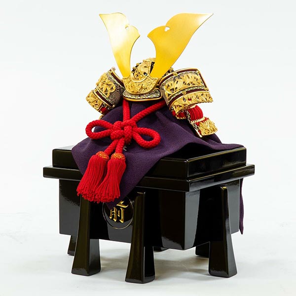 五月人形 吉徳 正絹赤絲縅 純金箔押兜 兜飾り 詳細画像 吉徳 五月人形 正絹赤絲縅 純金箔押兜 兜飾り 詳細画像