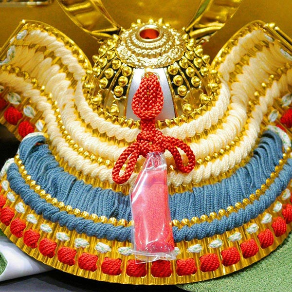 吉徳　 五月人形　玉鳳作 正絹白紺段縅 兜飾り 　詳細画像