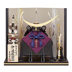 五月人形: 正絹紺絲縅 伊達政宗公 兜飾り  【782H63562】