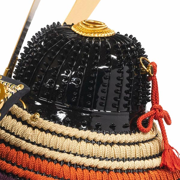 吉徳　 五月人形　別所実正作 正絹色々縅 阿古陀形之兜 兜飾り　詳細画像