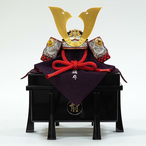 吉徳　 五月人形　小柴鑚穂作 正絹赤絲縅 和紙小札 兜飾り　詳細画像