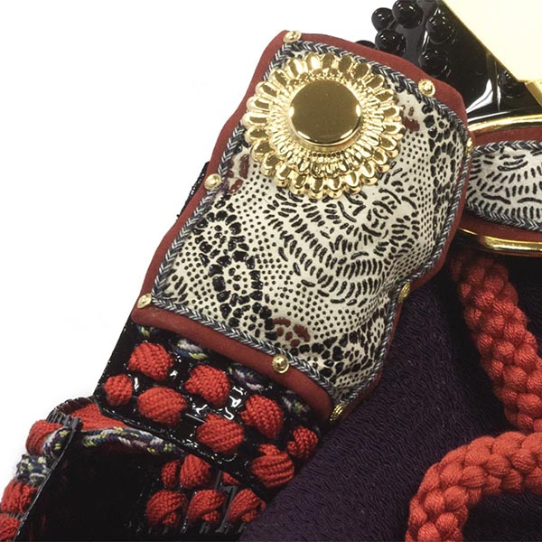 吉徳　 五月人形　小柴鑚穂作 正絹赤絲縅 和紙小札 兜飾り　詳細画像