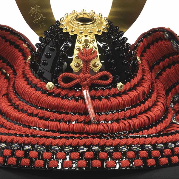 吉徳　 五月人形　小柴鑚穂作 正絹赤絲縅 和紙小札 兜飾り　詳細画像