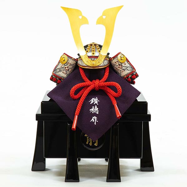 五月人形 吉徳 小柴鑚穂作 正絹紺裾濃縅 和紙小札 兜飾り 詳細画像 吉徳 五月人形 小柴鑚穂作 正絹紺裾濃縅 和紙小札 兜飾り 詳細画像