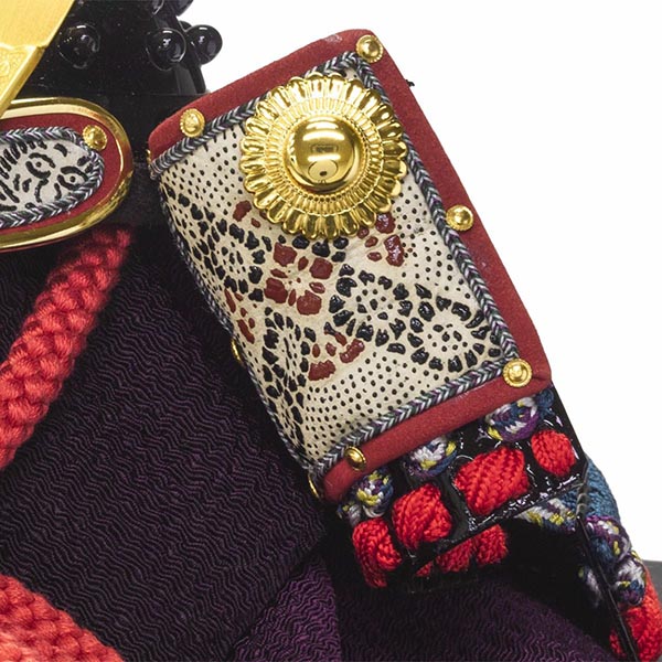 五月人形 吉徳 小柴鑚穂作 正絹紺裾濃縅 和紙小札 兜飾り 詳細画像 吉徳 五月人形 小柴鑚穂作 正絹紺裾濃縅 和紙小札 兜飾り 詳細画像