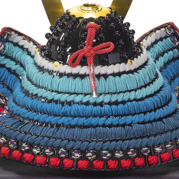 五月人形 吉徳 小柴鑚穂作 正絹紺裾濃縅 和紙小札 兜飾り 詳細画像 吉徳 五月人形 小柴鑚穂作 正絹紺裾濃縅 和紙小札 兜飾り 詳細画像