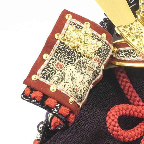 五月人形 吉徳 加藤鞆美作 正絹紫裾濃縅 和紙小札 兜飾り 詳細画像 吉徳 五月人形 加藤鞆美作 正絹紫裾濃縅 和紙小札 兜飾り 詳細画像