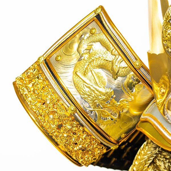 吉徳　 五月人形　黒絲縅 着用兜 収納飾り　詳細画像