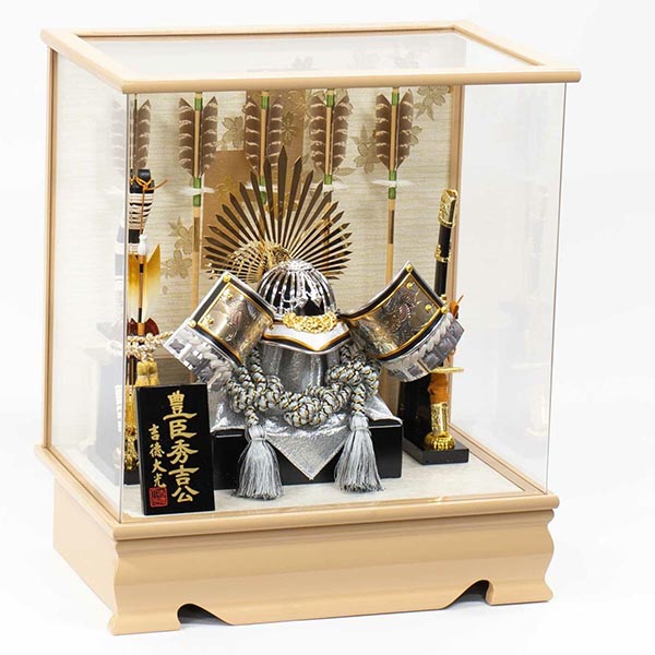 【極珍品・秀吉の馬印】五月人形 兜 金葫芦（ひょうたん）意匠 麒麟浮彫 30cm 五月人形 | 雛人形、五月人形、こいのぼり、盆提灯のことなら「人形の