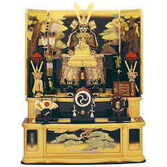 五月人形: 久月作　彫金仁王　正絹緋縅12号大鎧　新松鷹屏風黒塗二段飾り　利光監製
