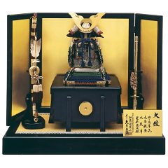 五月人形: 加藤峻厳作　革小札1/4本仕込　匂肩白縅大鎧　久月監製