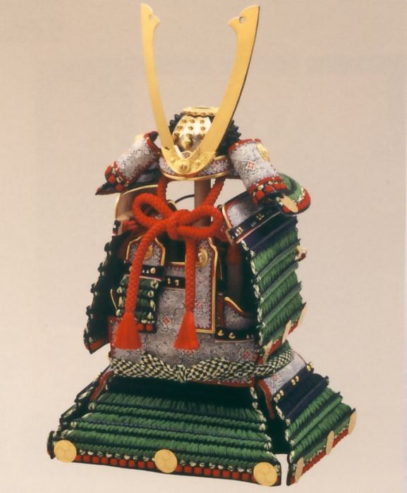 加藤峻厳作　革小札1/4本仕込　萌黄肩紫縅大鎧　久月監製