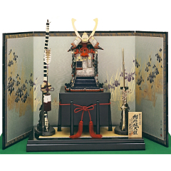 五月人形: 早乙女義隆作　1/2本仕立<br>鎌倉時代後期　紺絲縅大鎧　久月監製