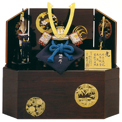 五月人形: 加藤峻厳作　革小札　1/4本仕立<br>紺糸裾濃縅兜　収納箱飾り　久月監製