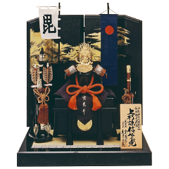 五月人形: 中村宗光作 上杉神社所蔵模写 1/3色々縅上杉謙信公之兜 寿山二曲屏風飾り 久月監製